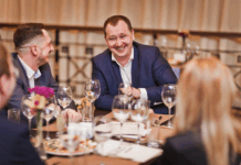 Конференц-залы для Бизнес-Мероприятий в Новосибирске: Обзор, Критерии Выбора и Тенденции Рынка