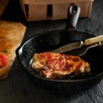 Стейки из свинины на сковороде