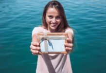 Вести себя с девушкой-рыбой