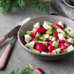 Салат из свежих овощей с сыром