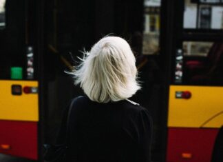 Толкование сна: ждать автобус на остановке