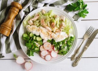 Копченый куриный салат