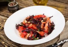 Салат со свеклой и морской капустой