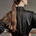 Стильный хвост на средние волосы