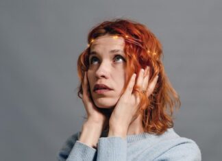 Кого целуют в лоб и зачем