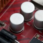 Схема генератора НЧ с регулируемой частотой