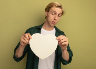 Как поднять настроение любимому человеку