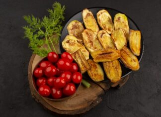 Кабачки с картошкой в духовке