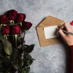 Что написать девушке в открытке