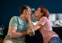 Сны о поцелуях с актером: толкование