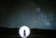 Мужчина с Луной в 12 доме