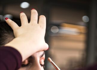 Курить во сне: толкование сна