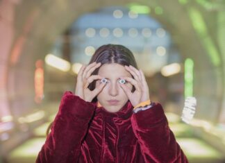 Пословица о соринке в чужом глазу