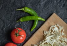 Капуста с огурцом и болгарским перцем: простой и вкусный салат