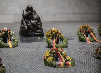 Толкование сна: к чему снятся могильные венки