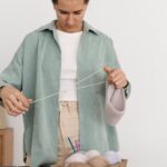 Вяжем манишку спицами: простое руководство для начинающих