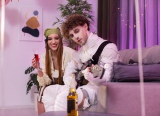 Игры как клуб романтики: похожие проекты