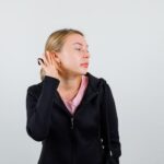 Горит левое ухо: причины и последствия