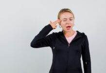 Горит левое ухо по утрам в четверг