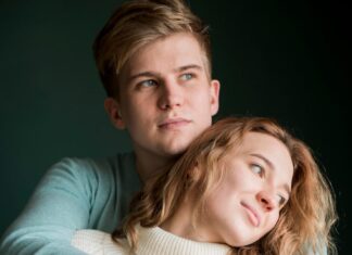 Перевернутая Четверка Пентаклей в Отношениях