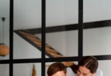 Расклад на отношение мужчины ко мне