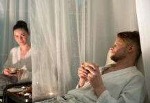 Гадание: как мужчина относится ко мне