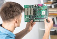 Ремонт монитора: почему он не включается