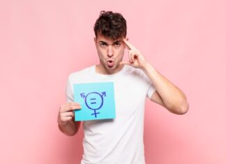 Заголовок: «Как написать мужчине, чтобы возбудить его»