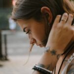 Слеза тату на лице: значение и символика