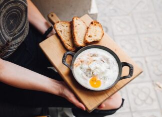 Сметана и яйца: 10 простых рецептов