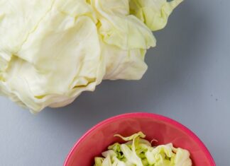 Салат из пекинской капусты с морковью