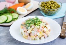 Салат с ветчиной, сыром и огурцом