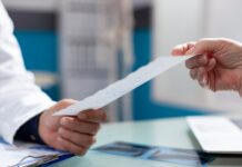 Распечатать больничный лист на госуслугах