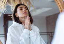 Молитва во сне: значение для женщин